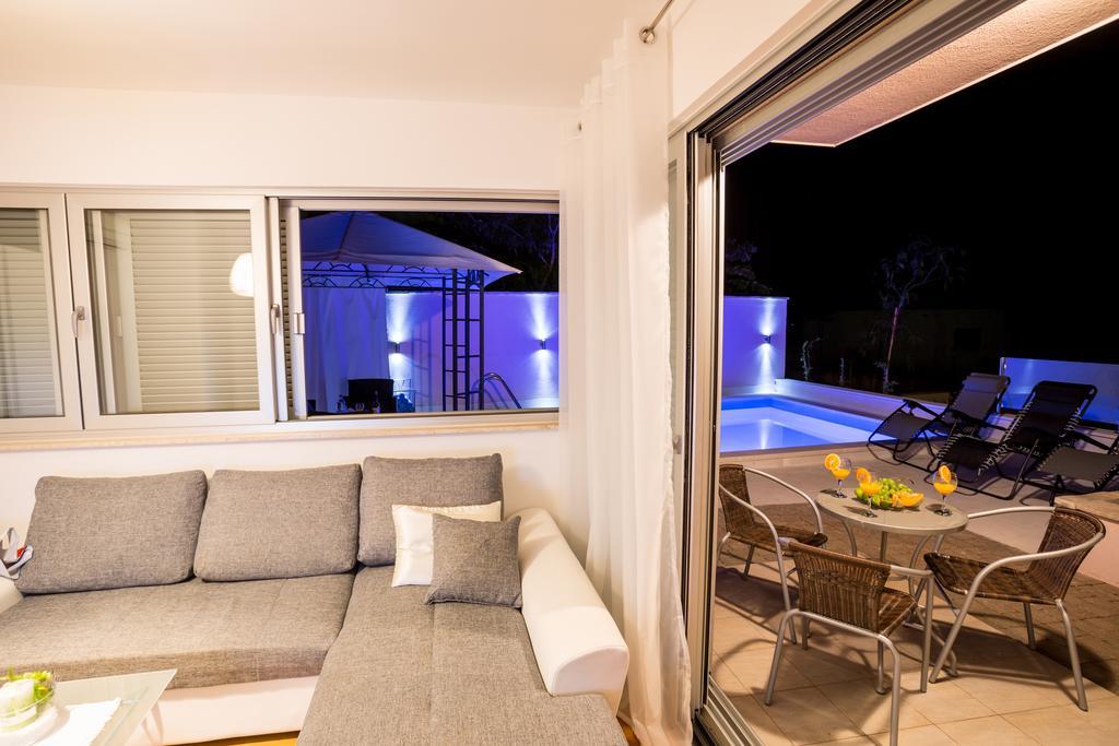 Apartment Falcon Stari Grad  Chambre photo
