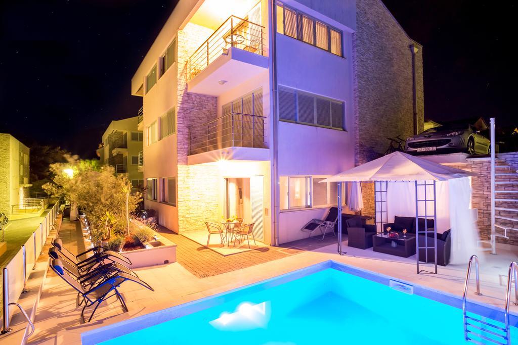 Apartment Falcon Stari Grad  Chambre photo