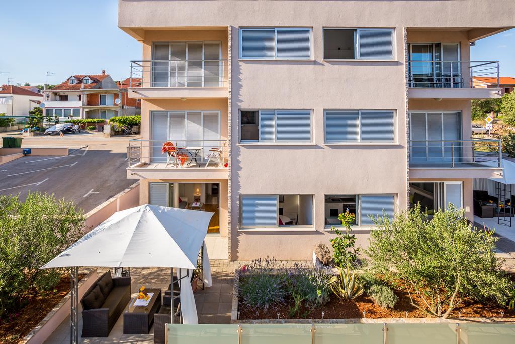 Apartment Falcon Stari Grad  Chambre photo