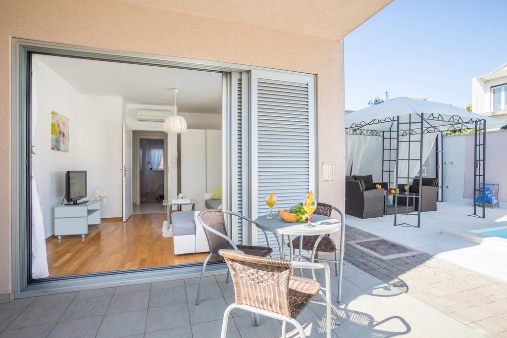 Apartment Falcon Stari Grad  Chambre photo
