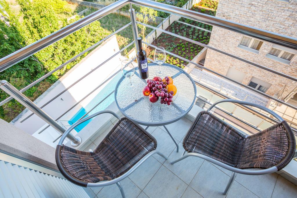 Apartment Falcon Stari Grad  Chambre photo
