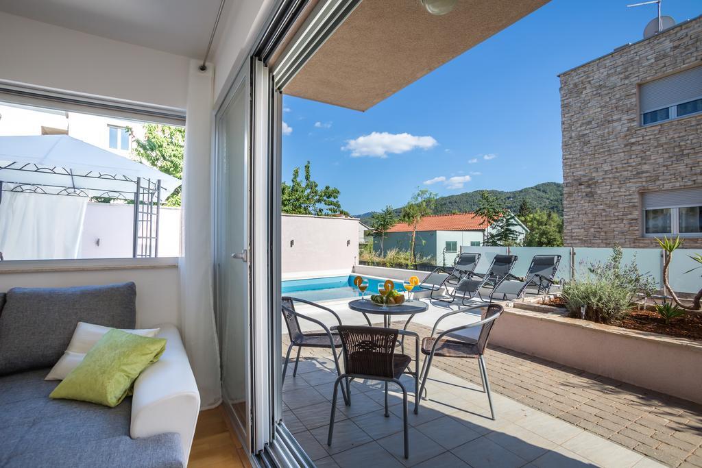 Apartment Falcon Stari Grad  Chambre photo