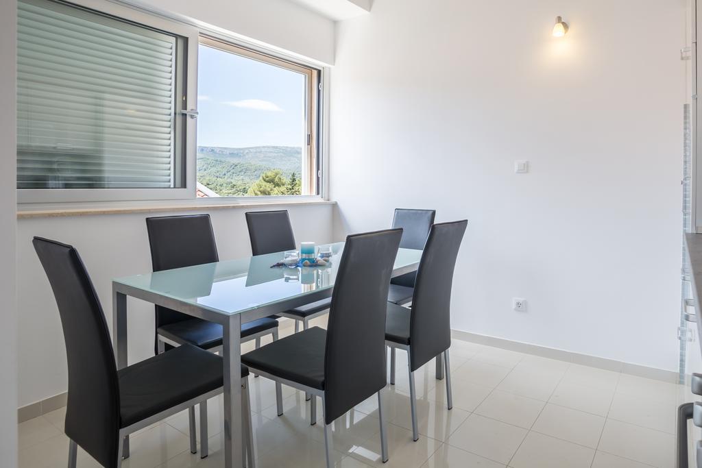Apartment Falcon Stari Grad  Chambre photo